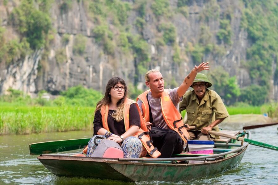 From Hanoi: Hoa Lu & Tam Coc with Buffet lunch & Cycling - Who should book this experience?