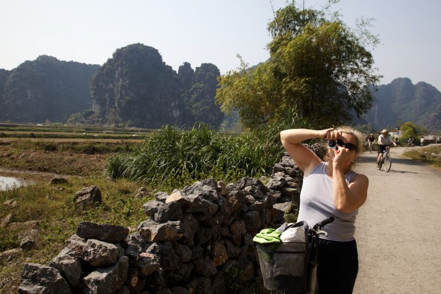 From Hanoi: Hoa Lu & Tam Coc with Buffet lunch & Cycling - Buffet lunch in Tam Coc