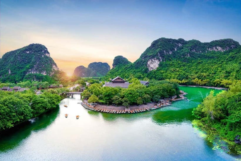 From Hanoi: Ninh Binh Trip with Cycling & Buffet Lunch - A Vietnamese buffet before the afternoon activities