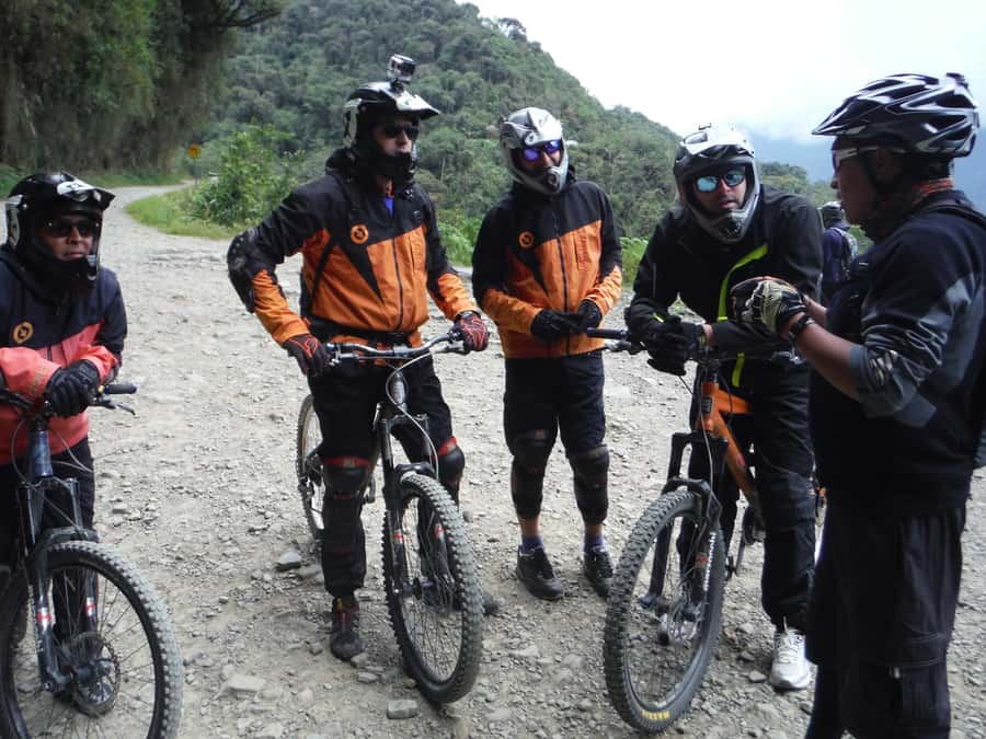 From La Paz: The World's Most Dangerous Road Biking Tour - Who should book this ride?