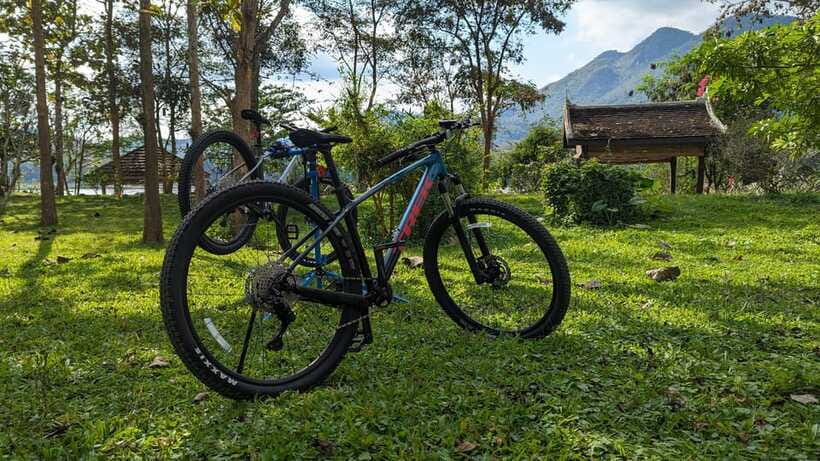 From Luang Prabang: Guided Mountain Bike Tour with Lunch - The climb, the heat, and the support vehicle