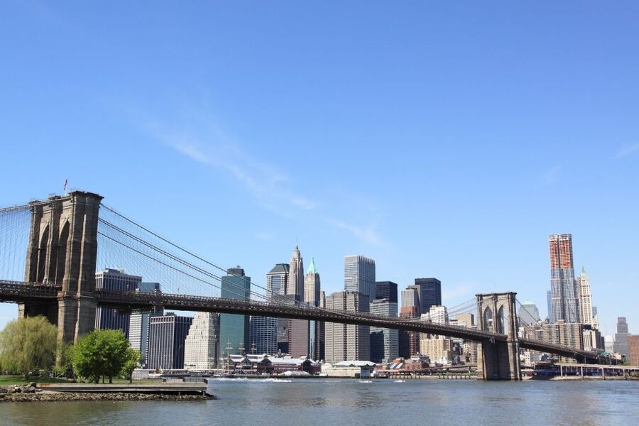 From Manhattan: 2-Hour Brooklyn Bridge Sightseeing Bike Tour - Starting at Chambers Street and entering City Hall