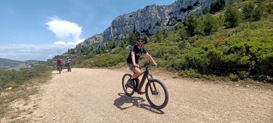 From Marseille: Calanques National Park E-Mountain Bike Tour - Crête des Escampons and the return toward Marseille