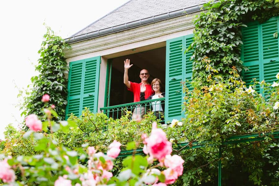 From Paris: Monet Garden & Giverny Bike Tour and Picnic Stop - From Paris to Vernon’s market