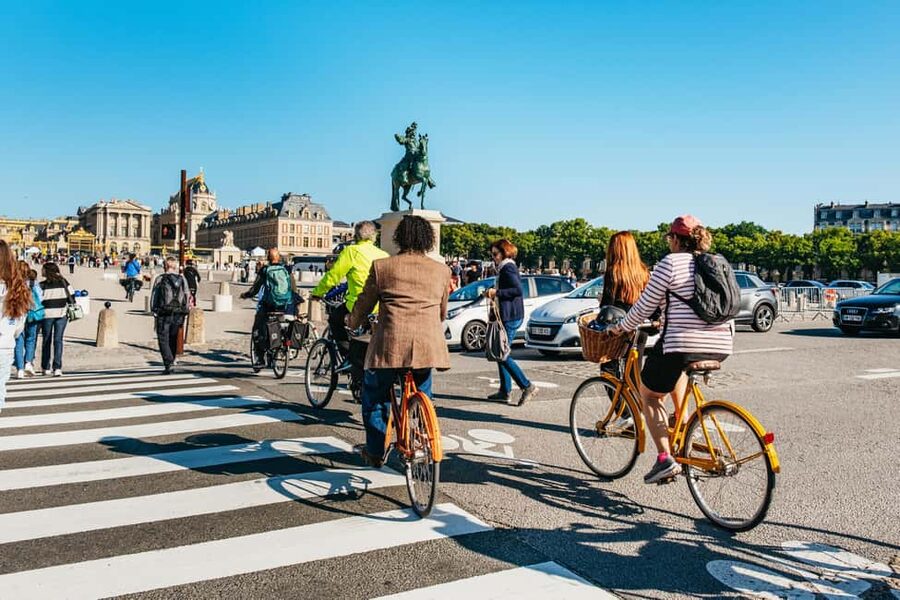 From Paris: Skip-the-Line Palace of Versailles Bike Tour - The gardens, fountains, and royal scale