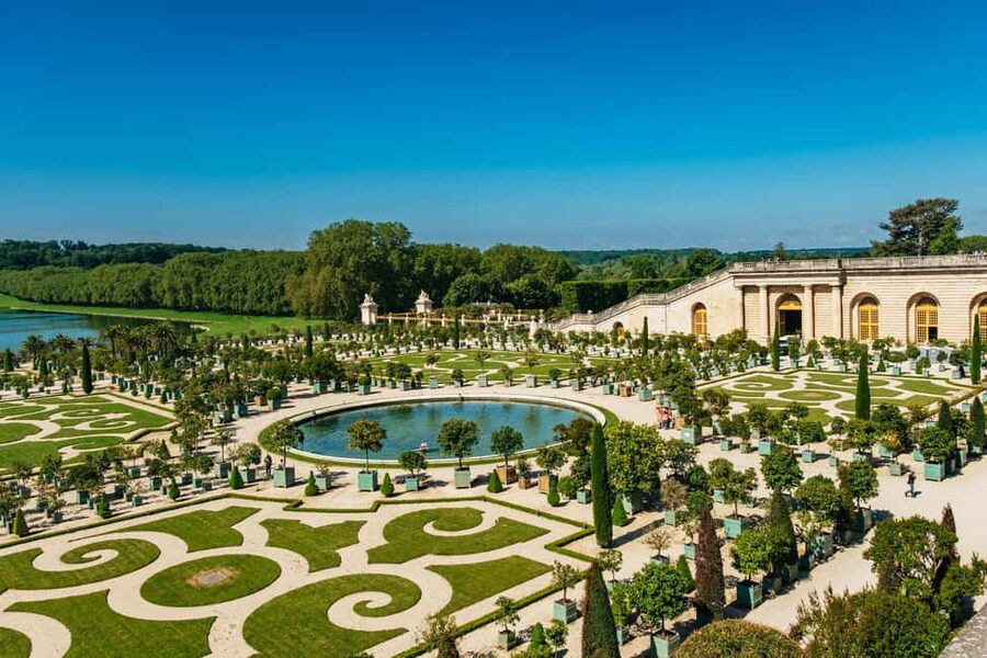 From Paris: Skip-the-Line Palace of Versailles Bike Tour - Meeting in Paris and riding to Versailles