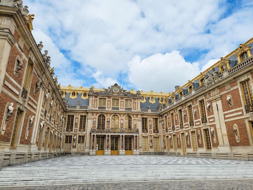 From Paris: Versailles Bike Tour with Gardens & Palace Entry - What the $131 price really covers