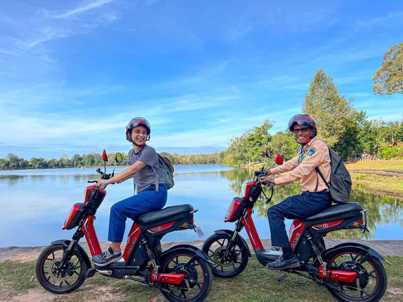 From Siem Reap: Angkor Wat Sunrise and Temples E-Bike Tour - The 4:40 am start and the first tuk-tuk ride