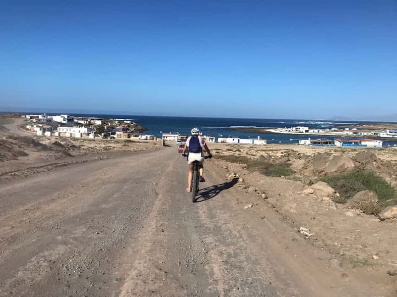 Fuerteventura North: PREMIUM E-bike guided tour - El Cotillo and the change from volcano to coast