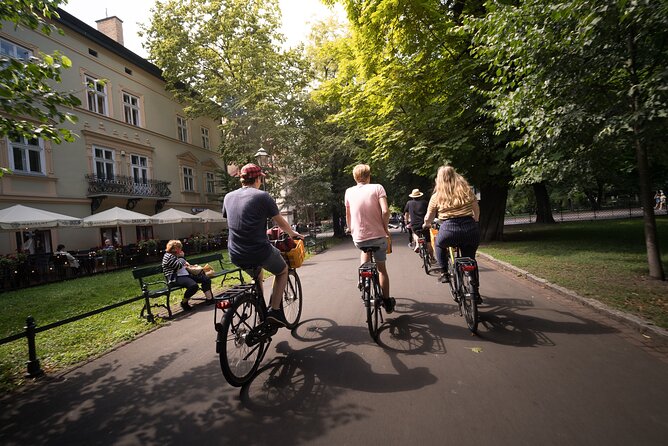 Full Bike Tour - the Old Town, Jewish Qtr & the Ghetto NEW BIKES - Along the cycle path toward Kazimierz