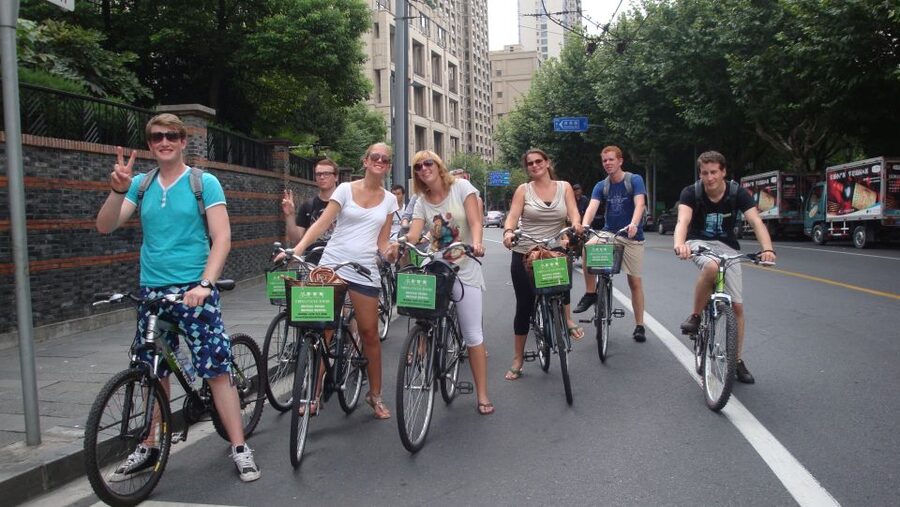 Full-Day Shanghai Classic Bike Tour - Lunch with a local flavor