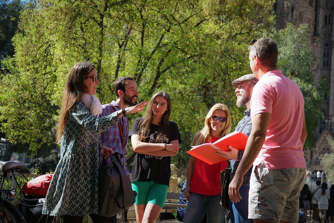 Gaudi UNESCO Highlights Small Group Bike Tour - Ciutadella Park and Gaudí’s early public work