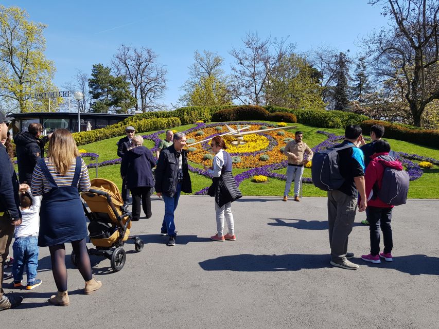 Geneva: United Nations, Old Town and Lake E-Bike Tour - Starting at Cornavin and getting comfortable on the bike