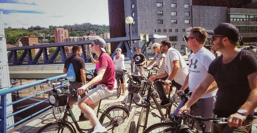 Getxo Seaside E-bike Tour: From Industrial Bilbao to the Sea - Getxo’s Golden Coast and grand villas