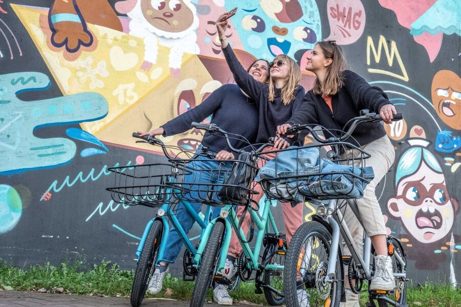 Ghent: City Highlights and Hidden Gems Guided Bike Tour - How difficult is the cycling?