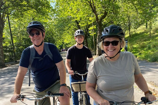 Glasgow Highlights Bike or Ebike Tour - The climb to Glasgow University