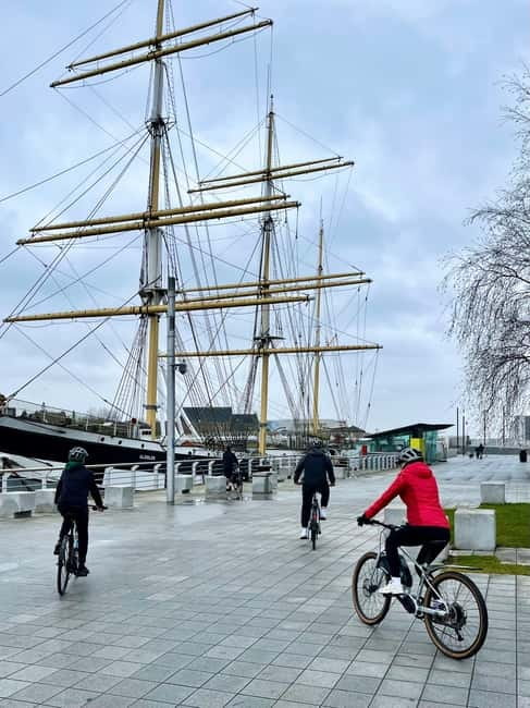 Glasgow: The Essential Glasgow Bike & E Bike Tour - Canals, football, and the Kelvin Walkway