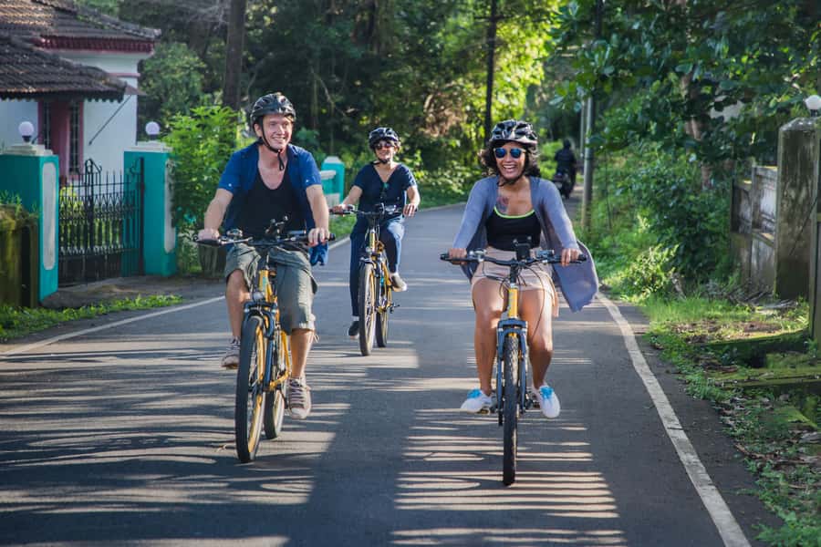 Goa: Old Goa and Divar Island E-Bike Tour with Snacks - Crossing the Mandovi River by ferry