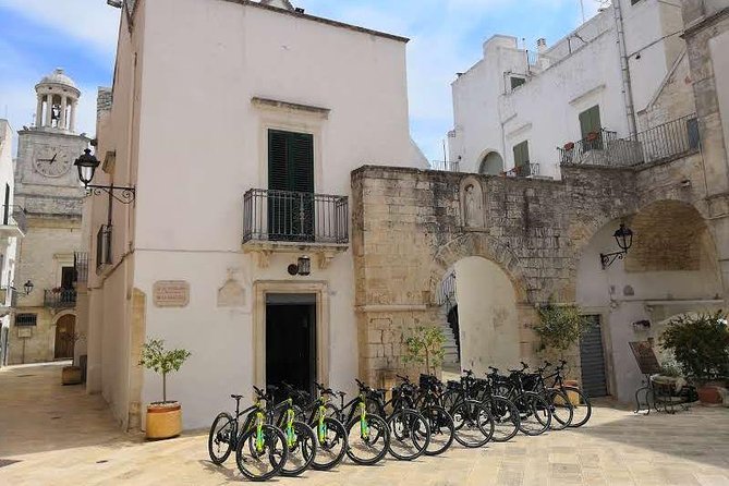 GPS tour with E-Bike on cycleroute of acqueduct Pugliese with wine tasting directly in vineyards - Key points to know before you book