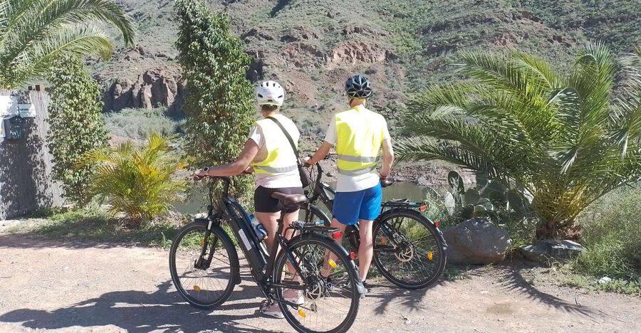 Gran Canaria: 4 Hour - 7 Day E-Bike Rental 80km battery life - Riding toward Arguineguin and Puerto Rico