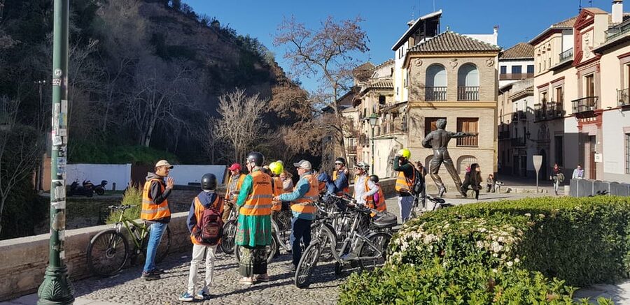 Granada: E-Bike Tour and Fast-Track Alhambra Ticket - What the five-hour schedule really means