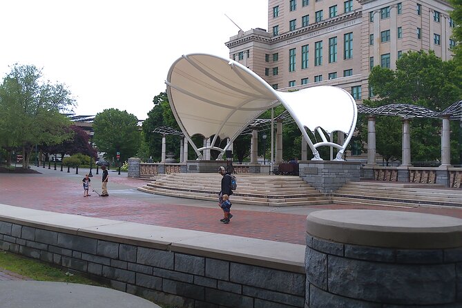 Guided Asheville E-bike Tour of River Arts, Mountains and Murals - Murals and working art in the River Arts District