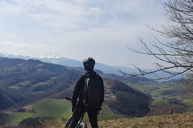 Guided E-bike Tour in Bologna with aperitif - Villa Spada and Bologna’s wartime memory