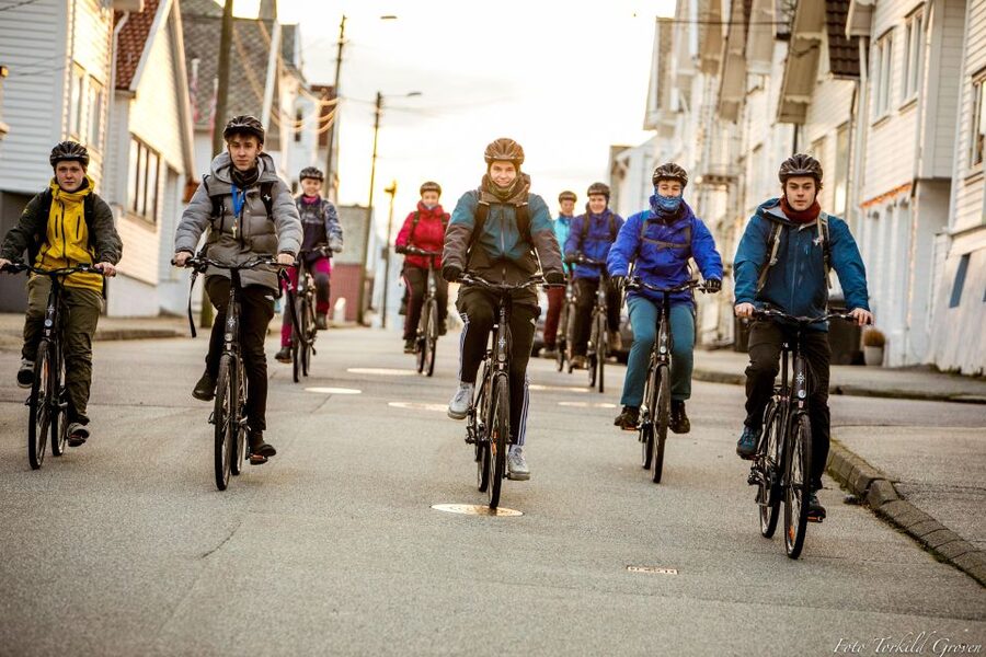 Guided E-Bike Tour in Haugesund: city, vikings, Rising Tides - Getting comfortable on the e-bike