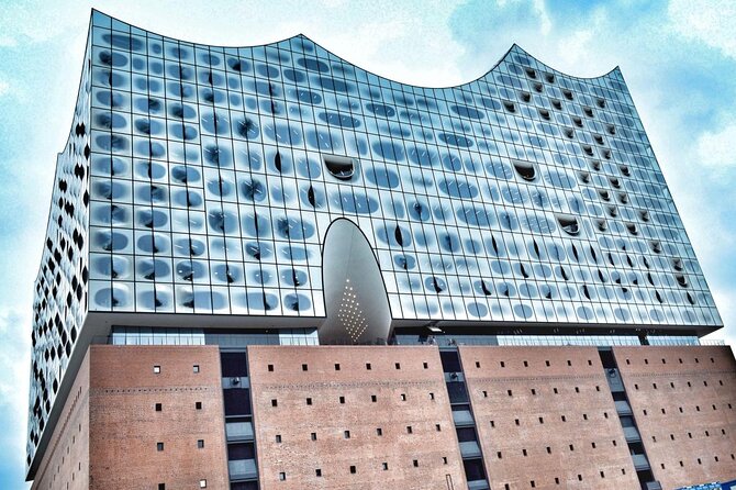 Guided Hamburg City Bike Tour - Why a bike is the right way to meet Hamburg