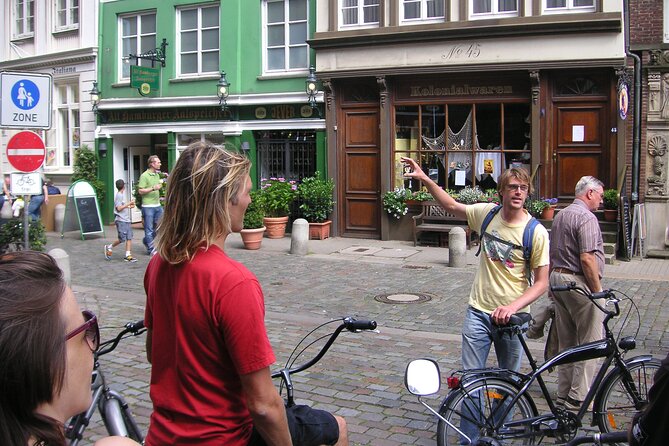 Guided Hamburg City Bike Tour - Guide quality can shape the whole experience