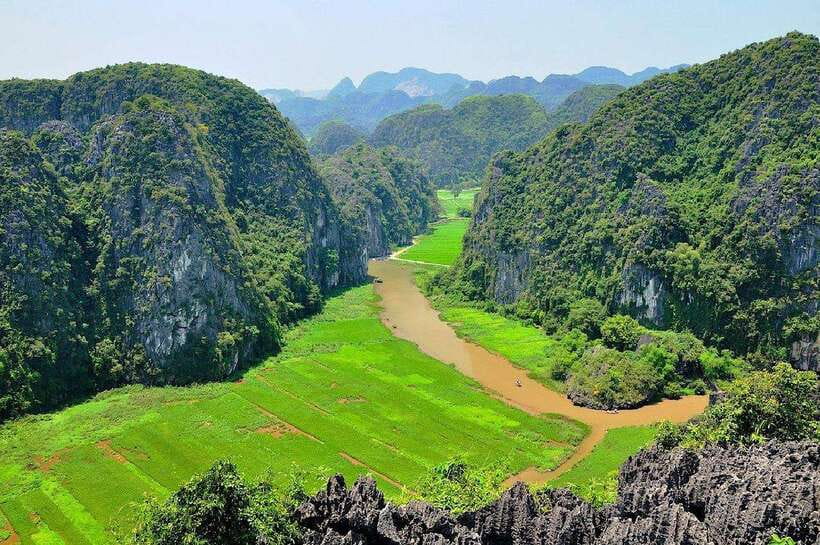 Ha Noi: Ninh Binh / Hoa Lu - Trang An - Mua Cave / Cycling - Two hours on the Trang An river