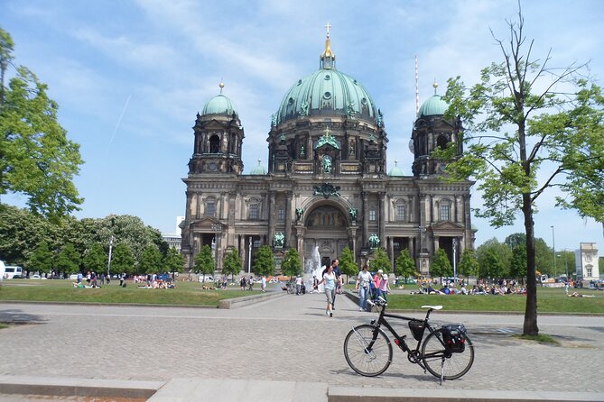 Half-Day Guided Bike Tour of Central Berlin's Highlights - Why a bicycle is a smart way to see central Berlin