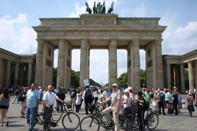 Half-Day Guided Bike Tour of Central Berlin's Highlights - Friedrichstadt-Palast and the city’s changing face