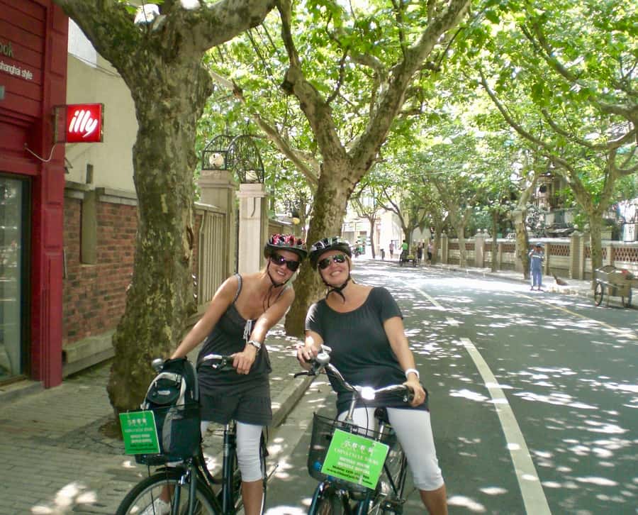 Half-Day Old Shanghai Small Group Bike Tour (Day & Night) - Key points at a glance