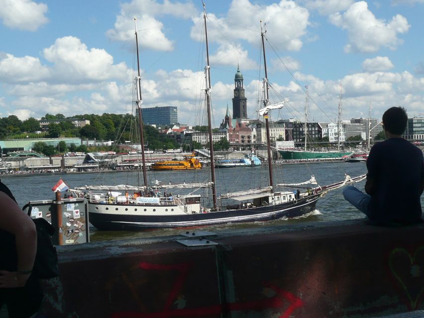 Hamburg: Bike Tour of the Speicherstadt & Old Harbor - From Schlüterstraße to Chilehaus