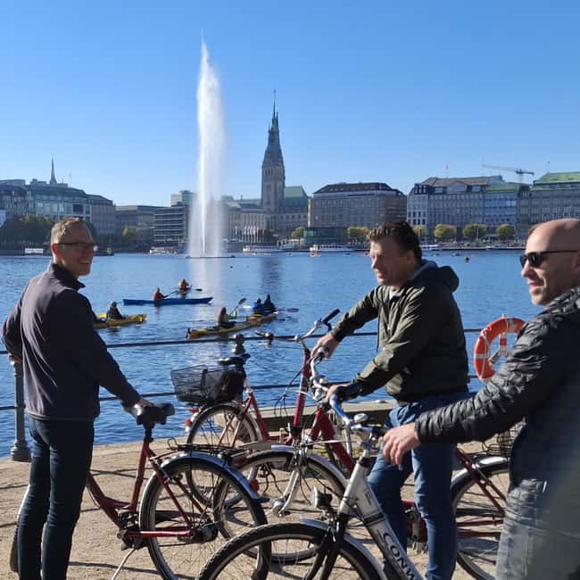 Hamburg: City Tour by Bike with Elbphilharmonie incl. Bike - Deichstraße and the entrance to Speicherstadt