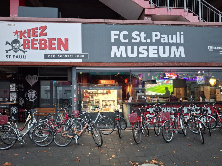 Hamburg: Downtown, Alster & Creative Neighborhoods by Bike - Starting at Schlüterstraße 11 near Dammtor