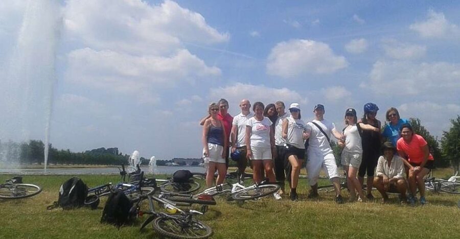 Hampton Court Palace: River Thames Bike Tour - Meeting Ginette at Richmond Station