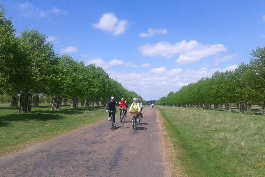 Hampton Court Palace: River Thames Bike Tour - Ham House and Teddington Lock