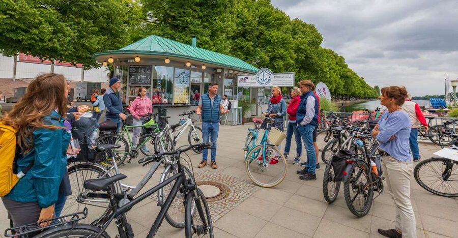 Hannover: Guided Bike Tour for Foodies with Tastings - Why a bike and food tour works well in Hannover
