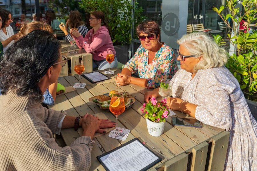 Hannover: Guided Bike Tour for Foodies with Tastings - What the price gives you