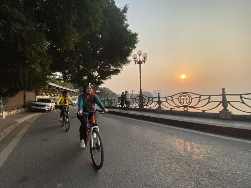 Hanoi: Bike Tour Through Hidden Gems and Banana Island - Old Quarter streets: your first test on two wheels