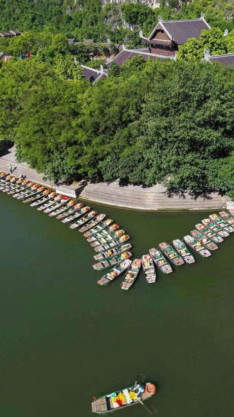 Hanoi:Ninh Binh-Trang An-Mua Cave-Hoa Lu&Cycling BEST SELLER - A 30-dish buffet in the middle of the day