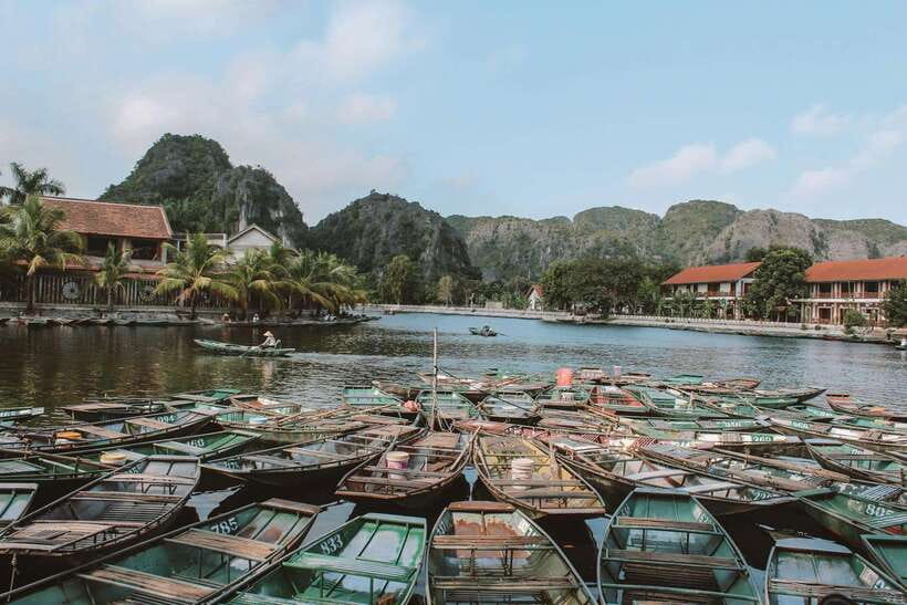 Hanoi:Ninh Binh-Trang An-Mua Cave-Hoa Lu&Cycling BEST SELLER - Cruising through Trang An’s cave system