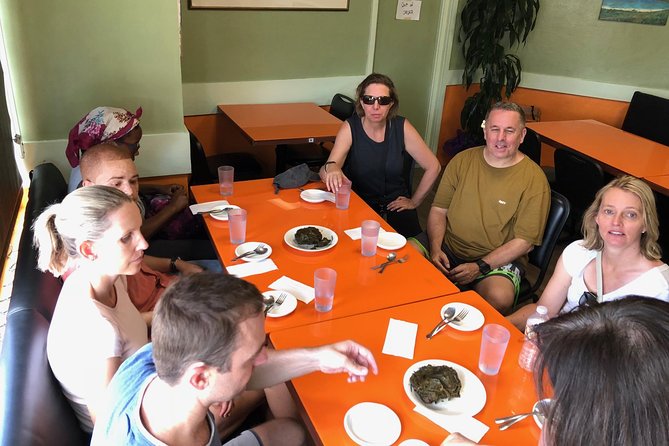 Hawaiian Food Tour by Bike in Oahu - Kelly’s guiding style and the small-group advantage