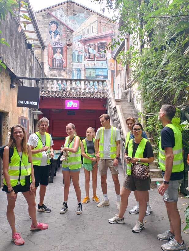Hidden Kuala Lumpur: 4-Hour Bike Tour - Local food stops from coffee to tropical fruit