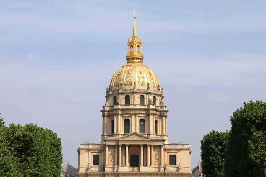 Highlights of Paris Bike Tour in English or Dutch - The Eiffel Tower finale