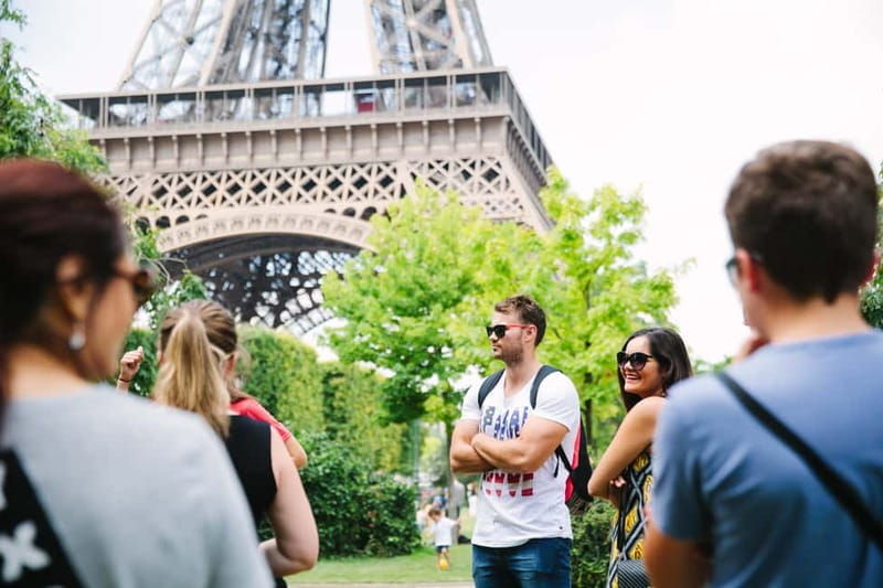 Highlights of Paris Bike Tour in English or Dutch - Napoleon’s Tomb and the Invalides quarter