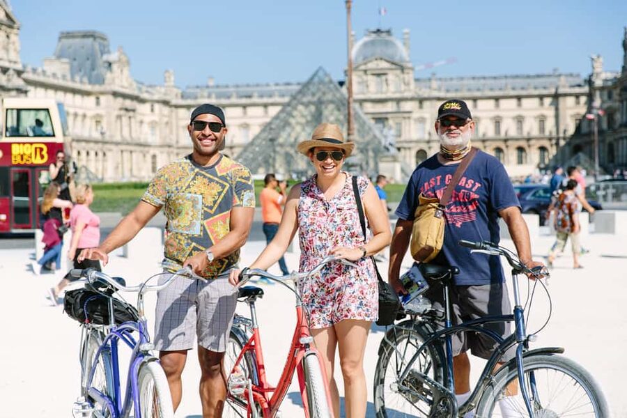 Highlights of Paris Bike Tour in English or Dutch - Champs-Élysées, Grand Palais, and Petit Palais