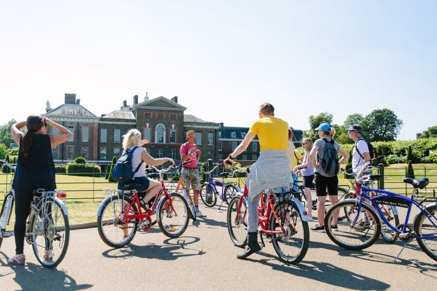 Highlights of Royal London Bike Tour (3 Hours) - Starting at Waterloo and crossing into royal London